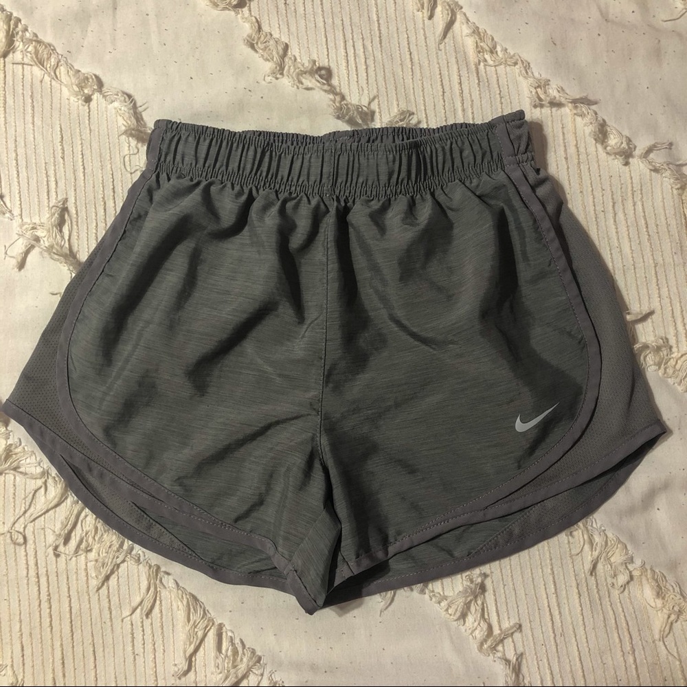 nike dry tempo shorts